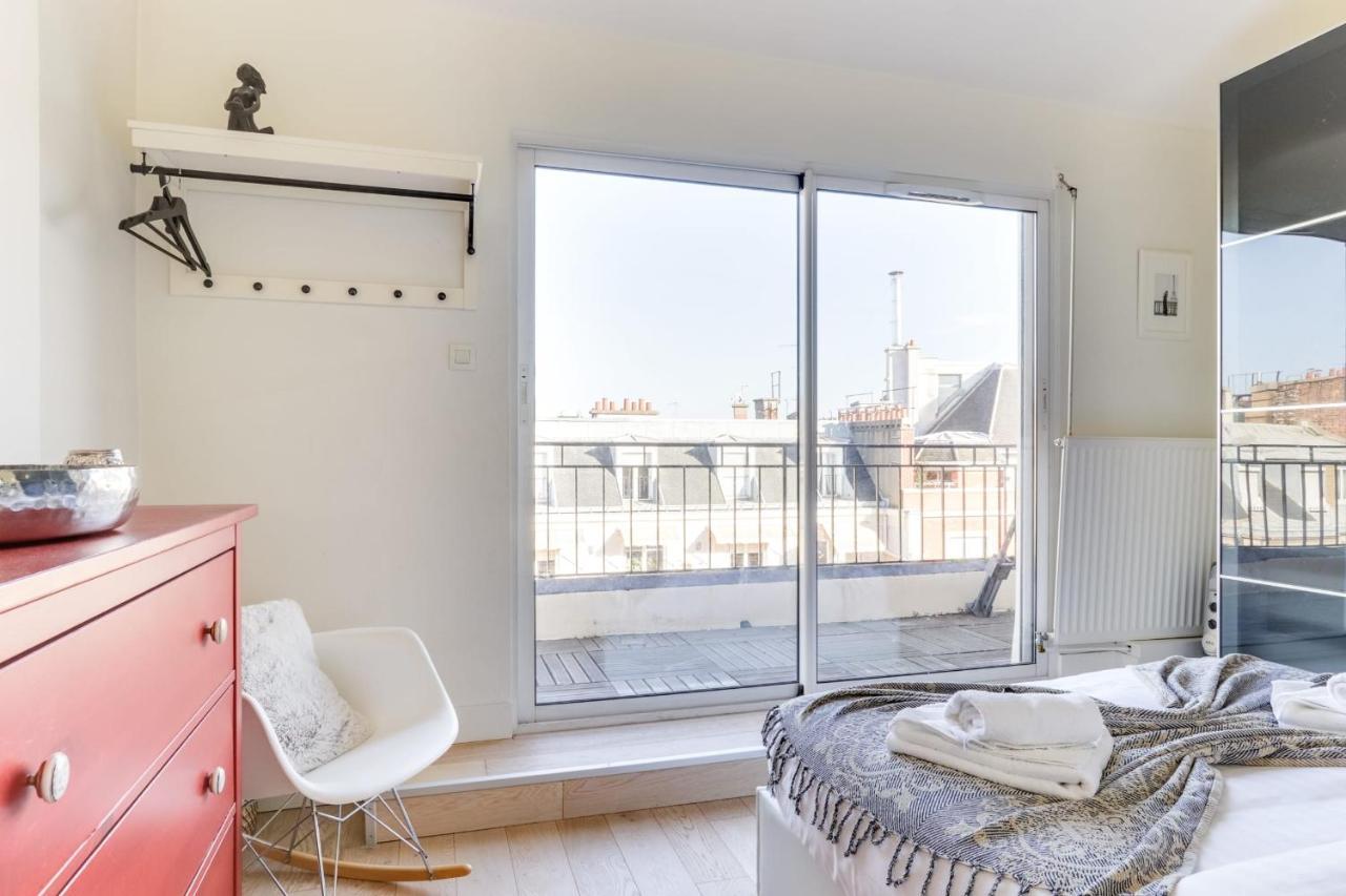 GuestReady - Eiffel Tower View Terrace Apartment Paris Exterior foto